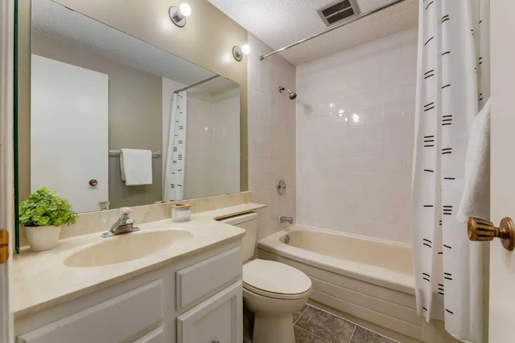 3302 50 Street NW Calgary AB T3A2C6