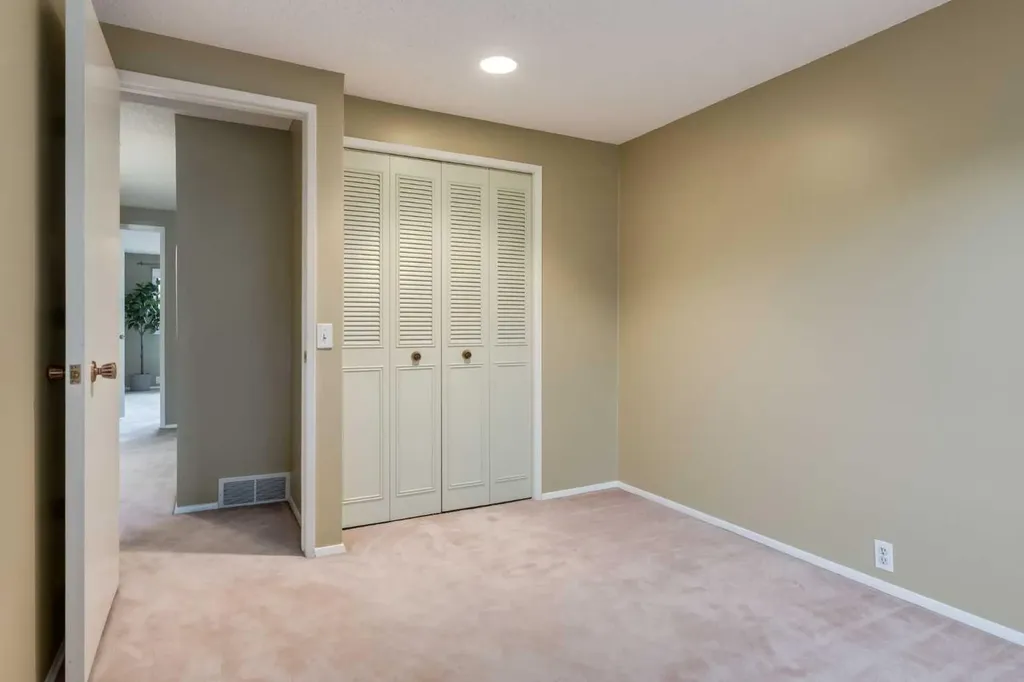 3302 50 Street NW Calgary AB T3A2C6