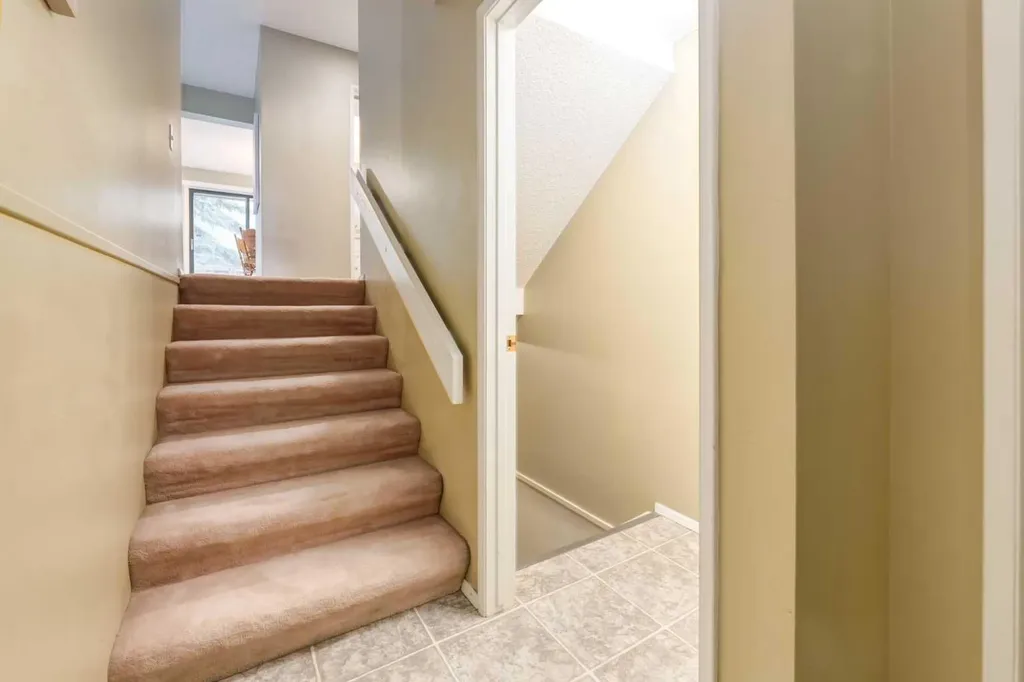 3302 50 Street NW Calgary AB T3A2C6