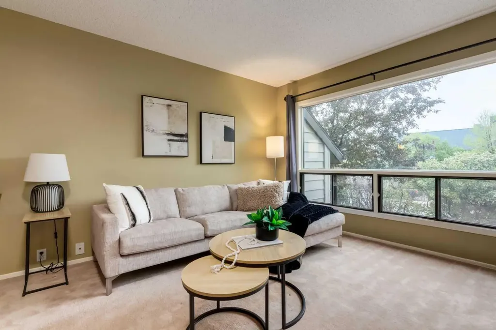 3302 50 Street NW Calgary AB T3A2C6