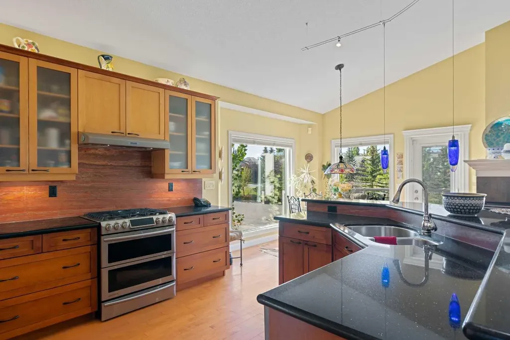 38 Sienna Ridge Landing SW Calgary AB T3H 3S1