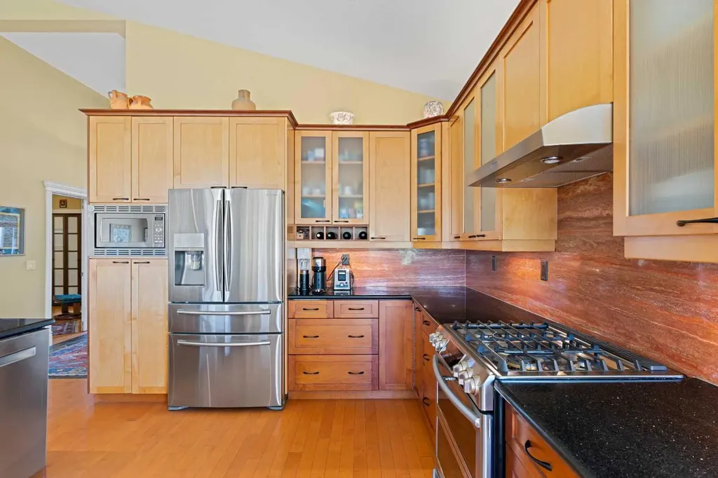 38 Sienna Ridge Landing SW Calgary AB T3H 3S1
