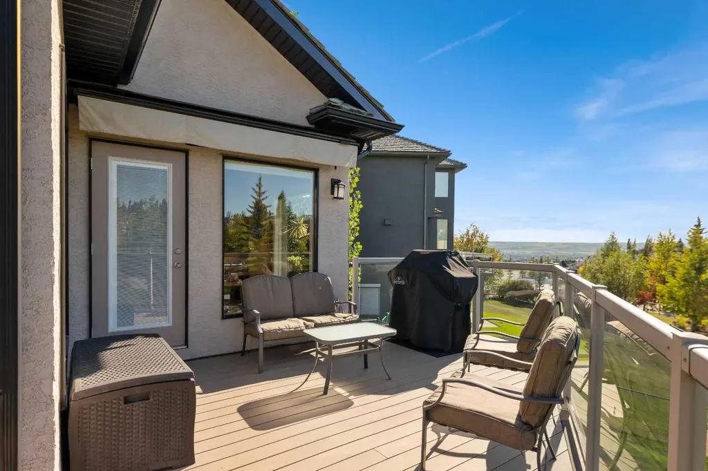 38 Sienna Ridge Landing SW Calgary AB T3H 3S1