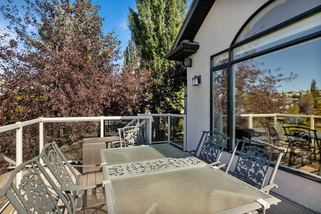 38 Sienna Ridge Landing SW Calgary AB T3H 3S1
