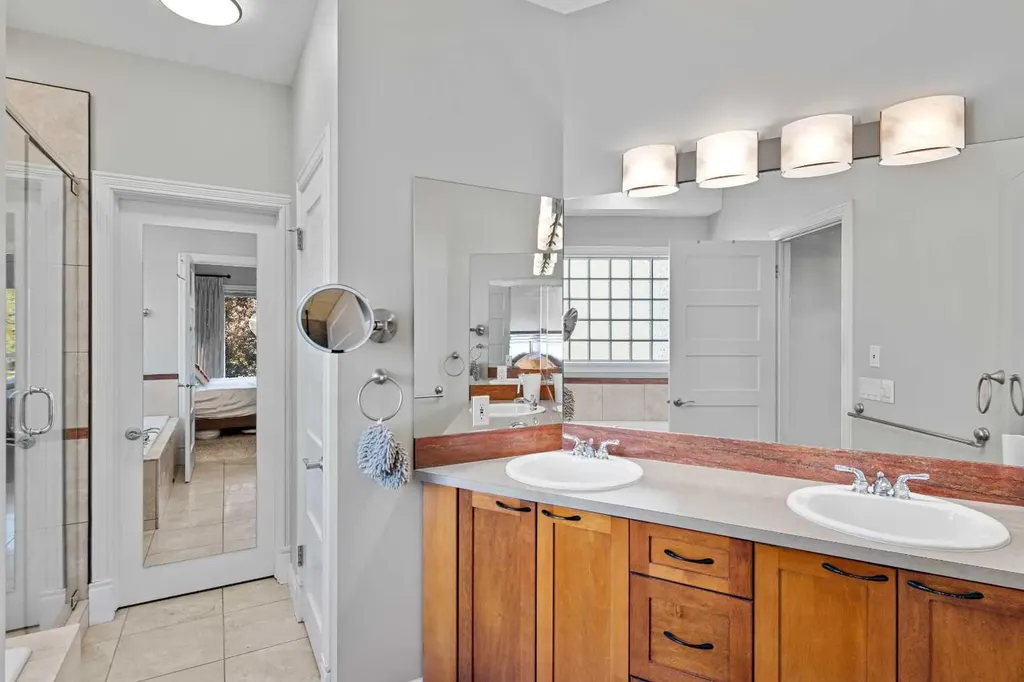 38 Sienna Ridge Landing SW Calgary AB T3H 3S1