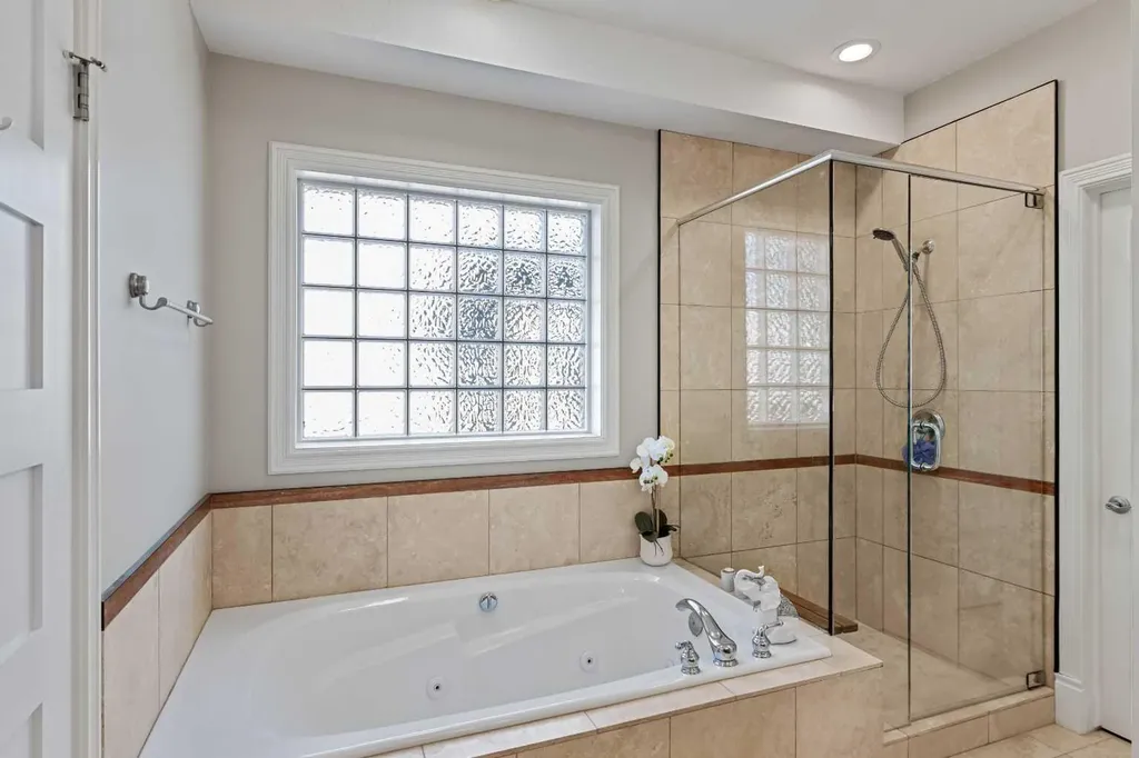38 Sienna Ridge Landing SW Calgary AB T3H 3S1