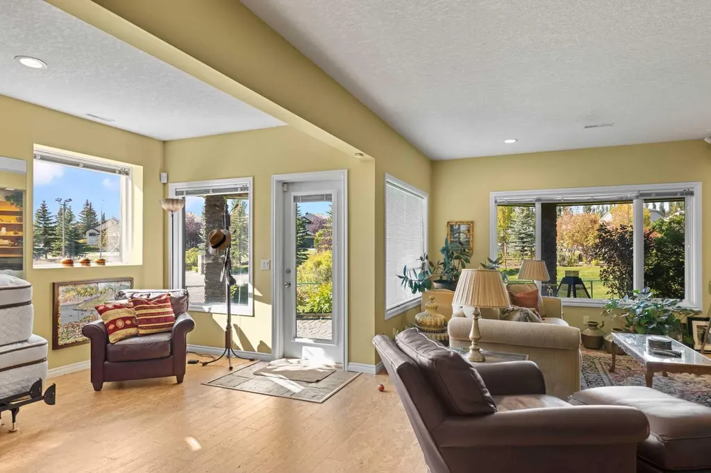 38 Sienna Ridge Landing SW Calgary AB T3H 3S1