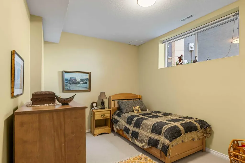 38 Sienna Ridge Landing SW Calgary AB T3H 3S1