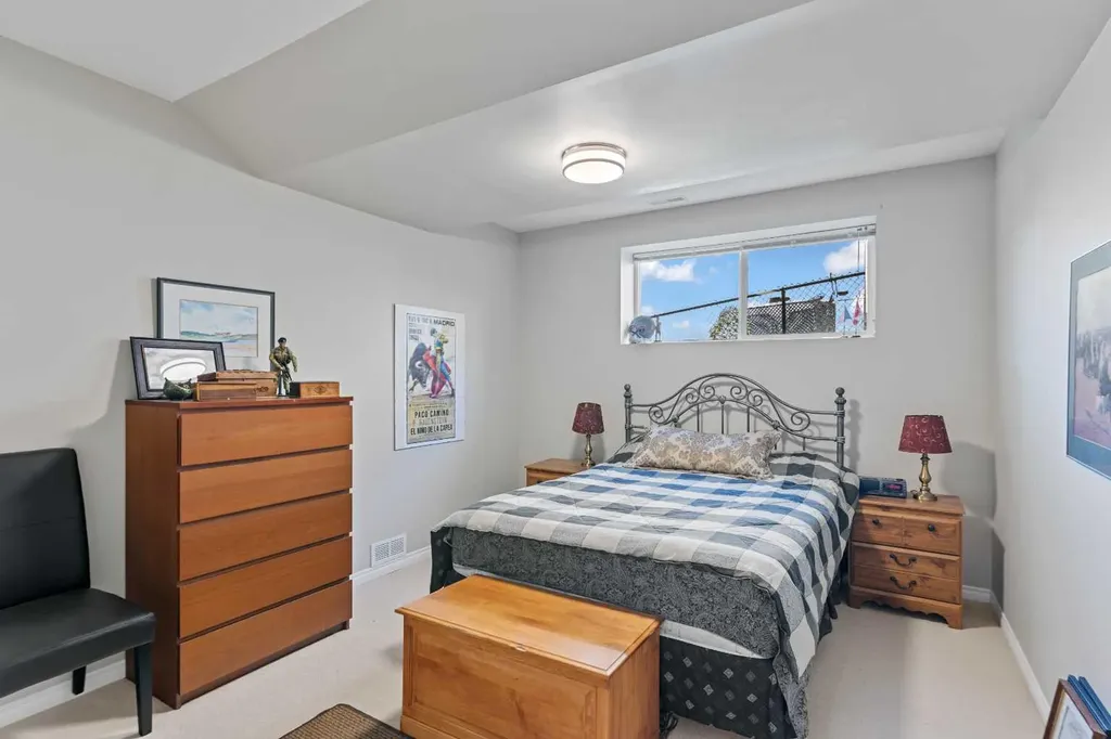 38 Sienna Ridge Landing SW Calgary AB T3H 3S1