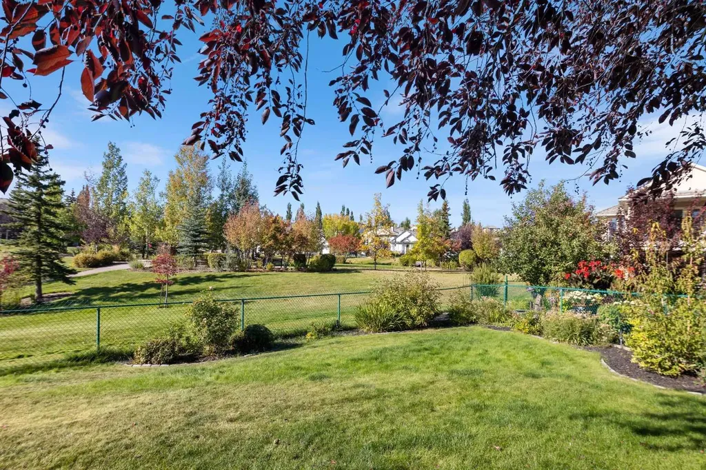 38 Sienna Ridge Landing SW Calgary AB T3H 3S1