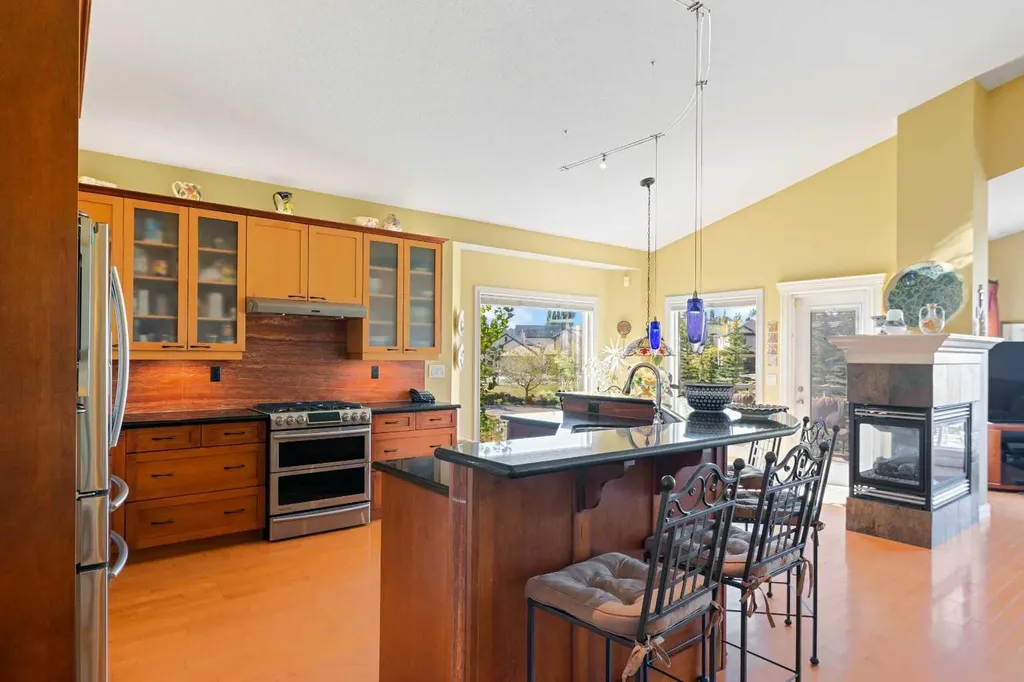 38 Sienna Ridge Landing SW Calgary AB T3H 3S1