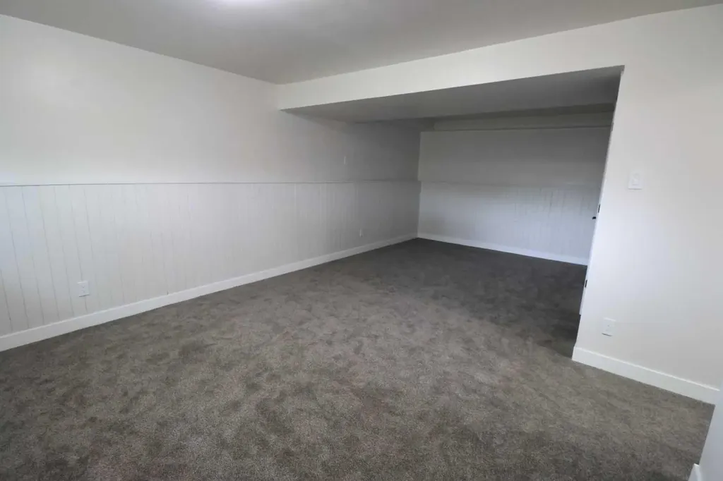1816 11 Street Coaldale AB T1M 1A6