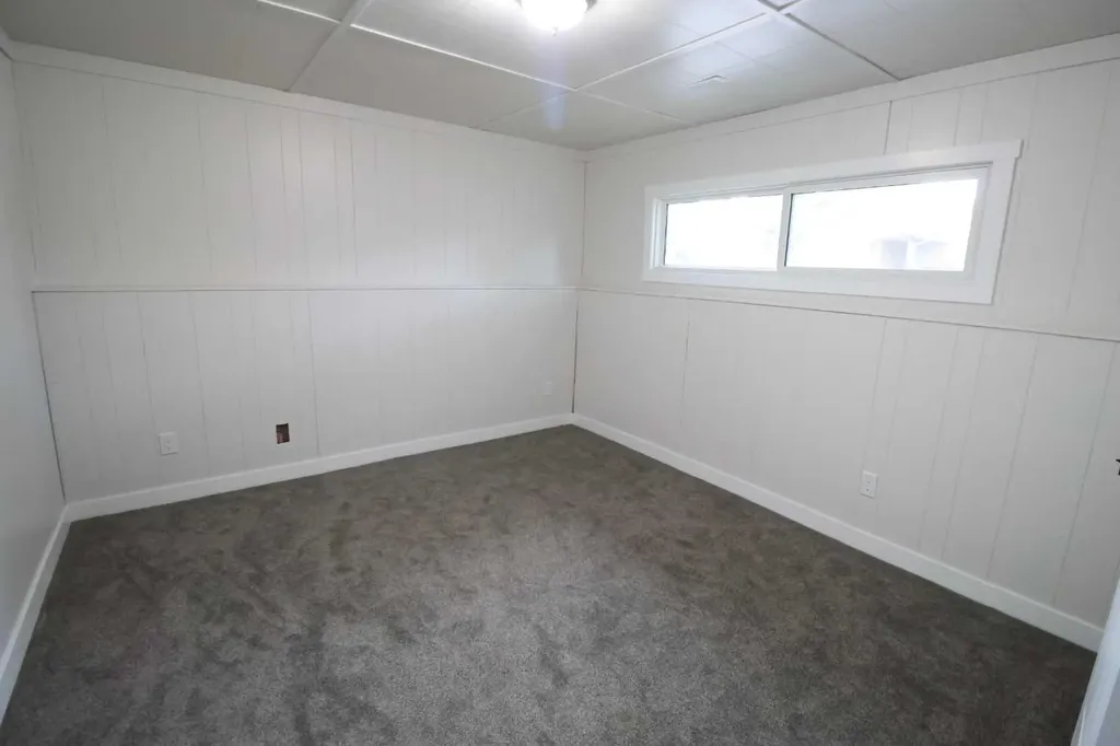 1816 11 Street Coaldale AB T1M 1A6