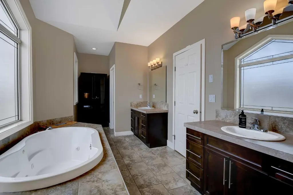 8539 69 Avenue Grande Prairie AB T8X 0C8