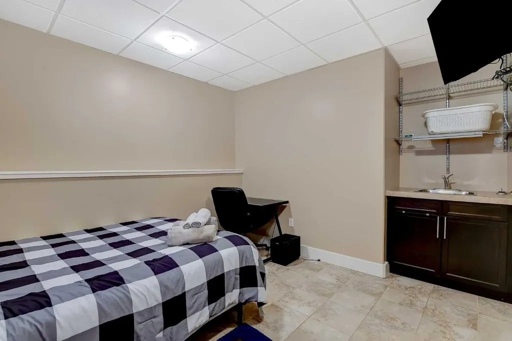 8539 69 Avenue Grande Prairie AB T8X 0C8