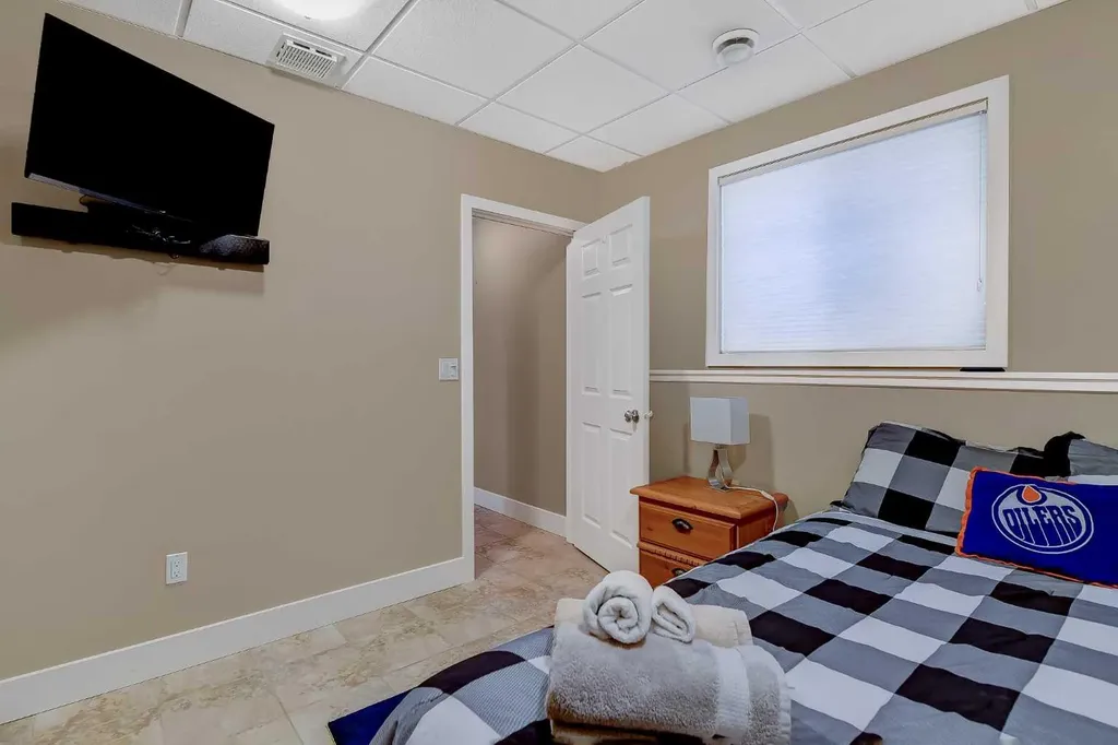 8539 69 Avenue Grande Prairie AB T8X 0C8