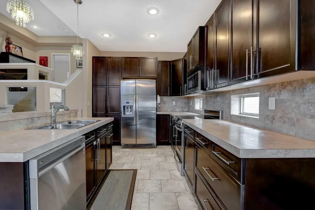 8539 69 Avenue Grande Prairie AB T8X 0C8