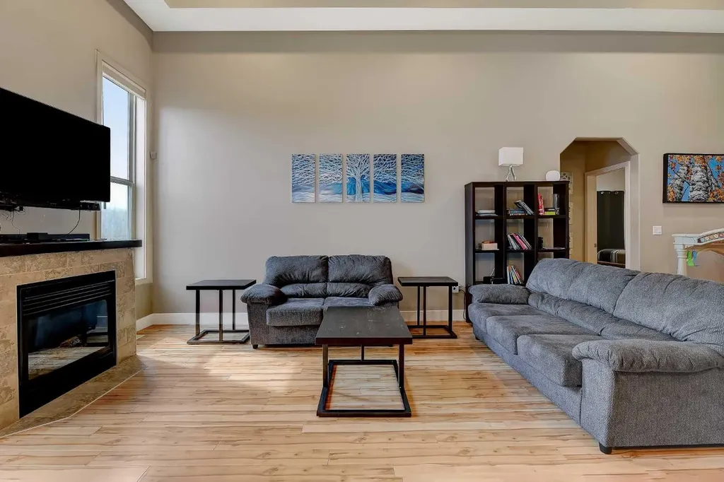 8539 69 Avenue Grande Prairie AB T8X 0C8