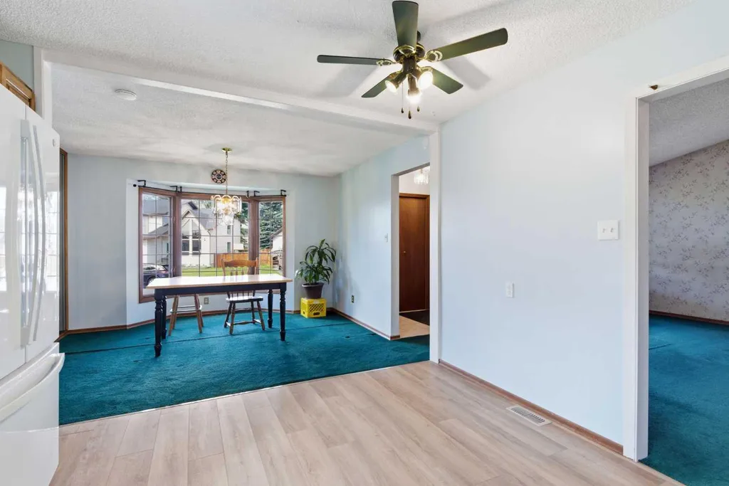 19 Templevale Way NE Calgary AB T1Y4V1