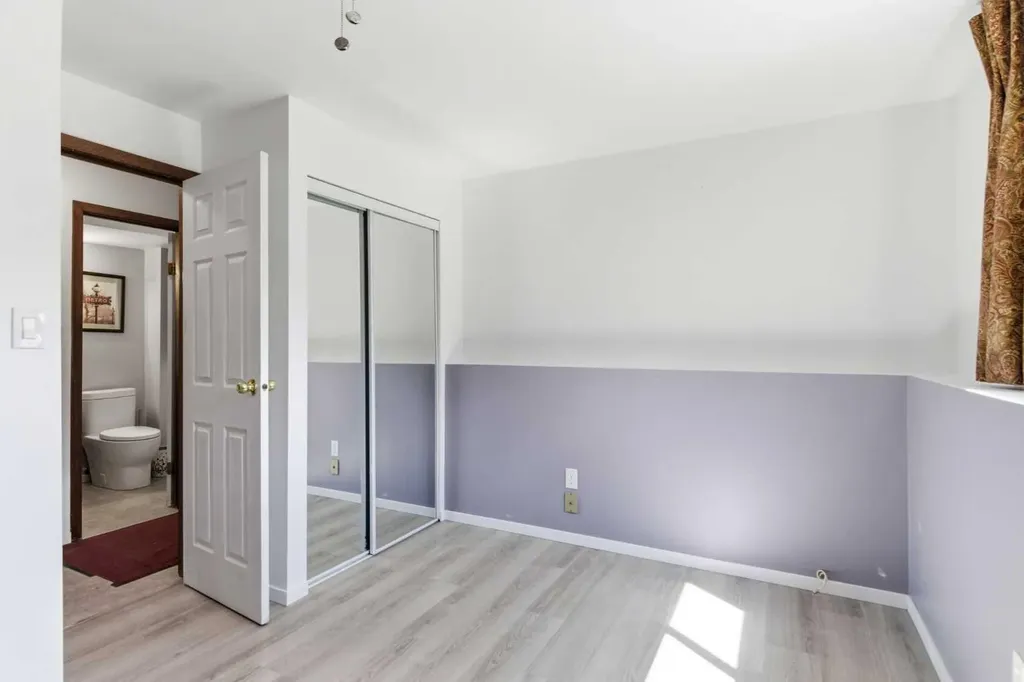 19 Templevale Way NE Calgary AB T1Y4V1