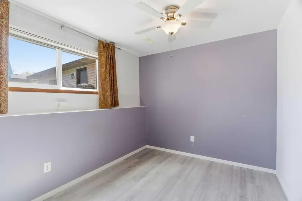 19 Templevale Way NE Calgary AB T1Y4V1