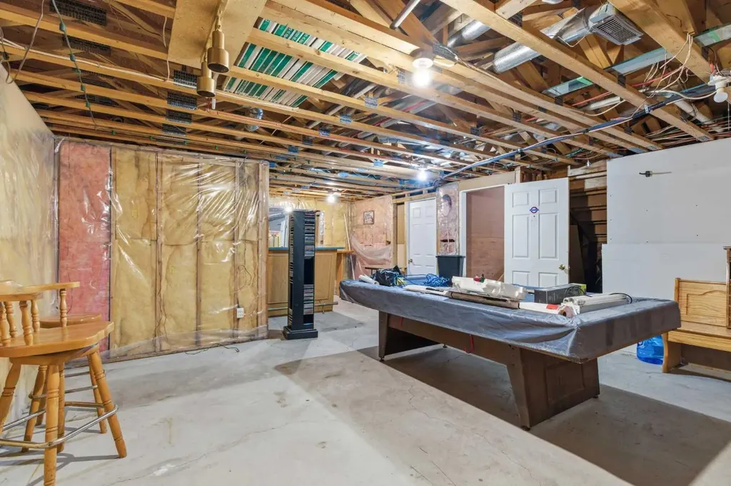 19 Templevale Way NE Calgary AB T1Y4V1