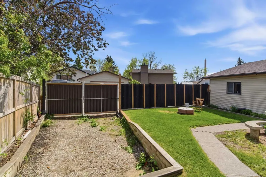 19 Templevale Way NE Calgary AB T1Y4V1