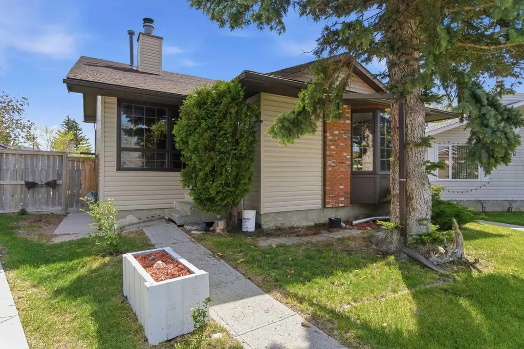 19 Templevale Way NE Calgary AB T1Y4V1