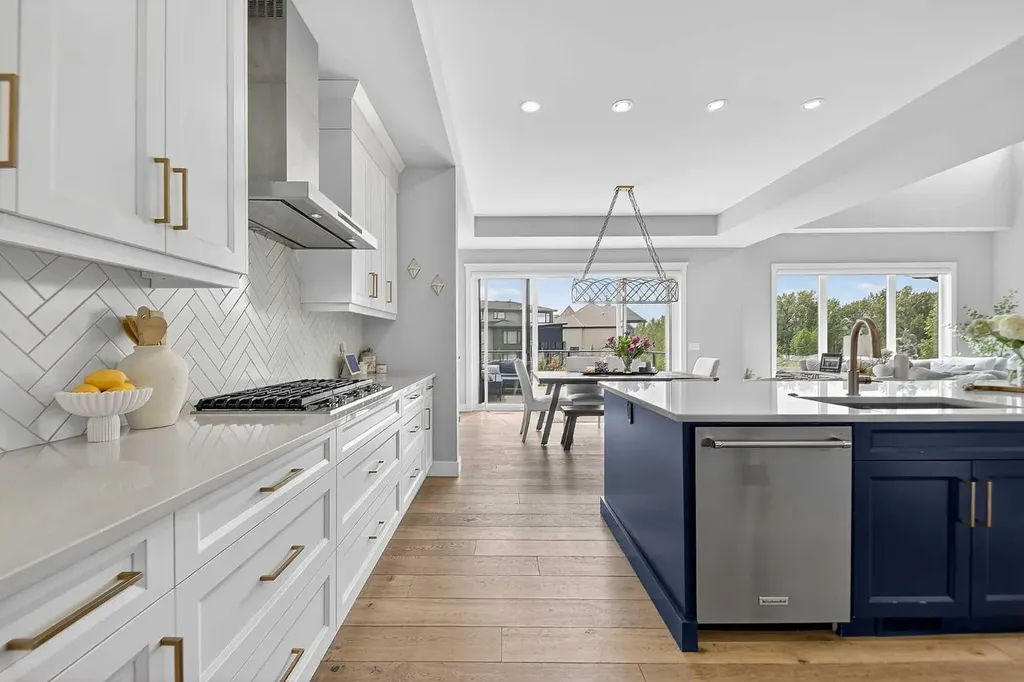 125 Cranbrook Heights SE Calgary AB T3M 1W7
