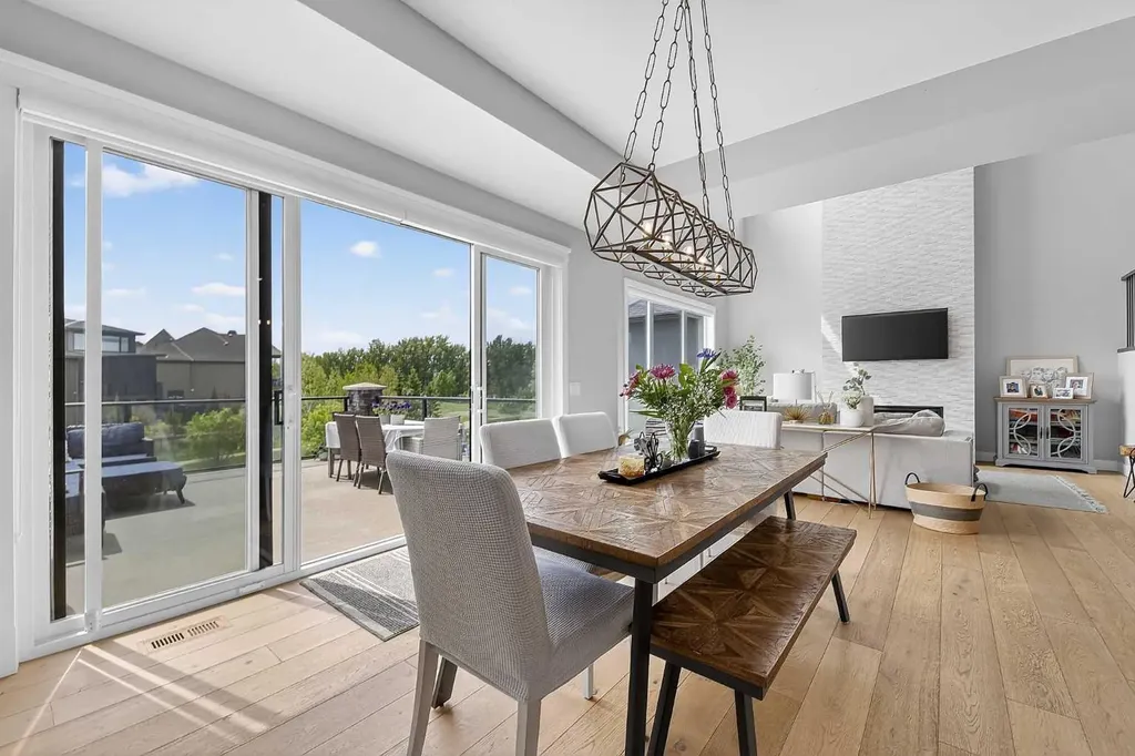 125 Cranbrook Heights SE Calgary AB T3M 1W7