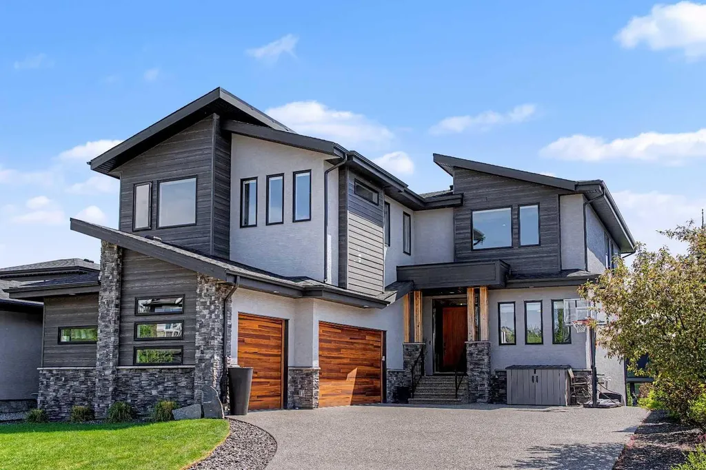 125 Cranbrook Heights SE Calgary AB T3M 1W7