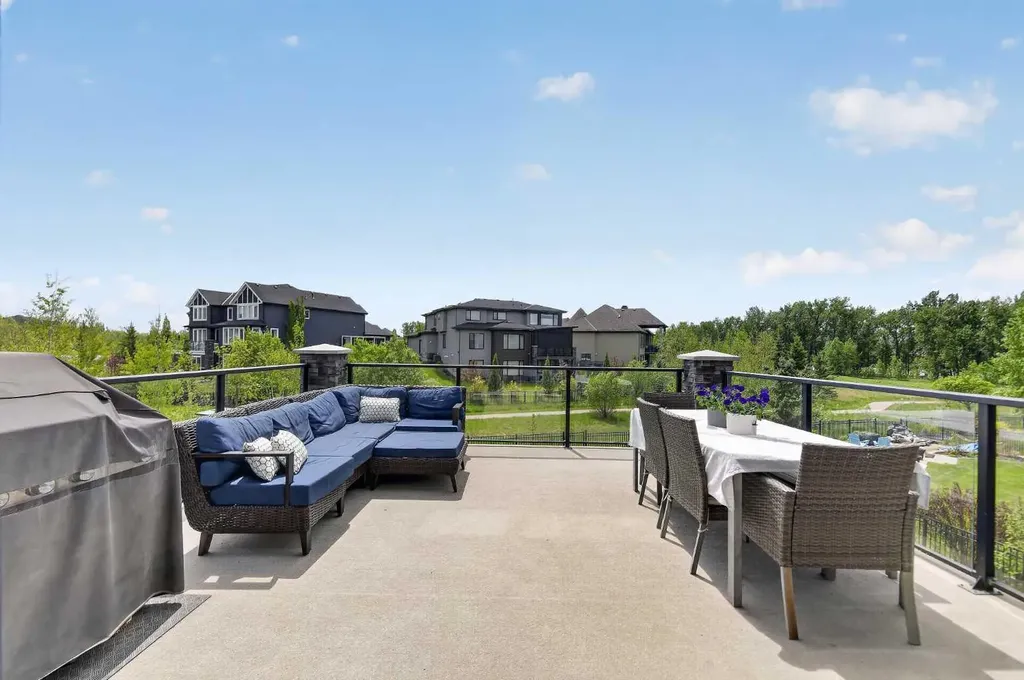 125 Cranbrook Heights SE Calgary AB T3M 1W7