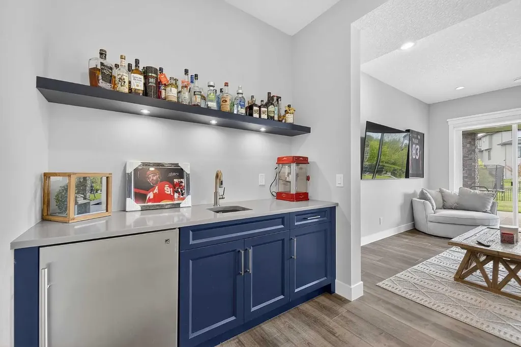 125 Cranbrook Heights SE Calgary AB T3M 1W7