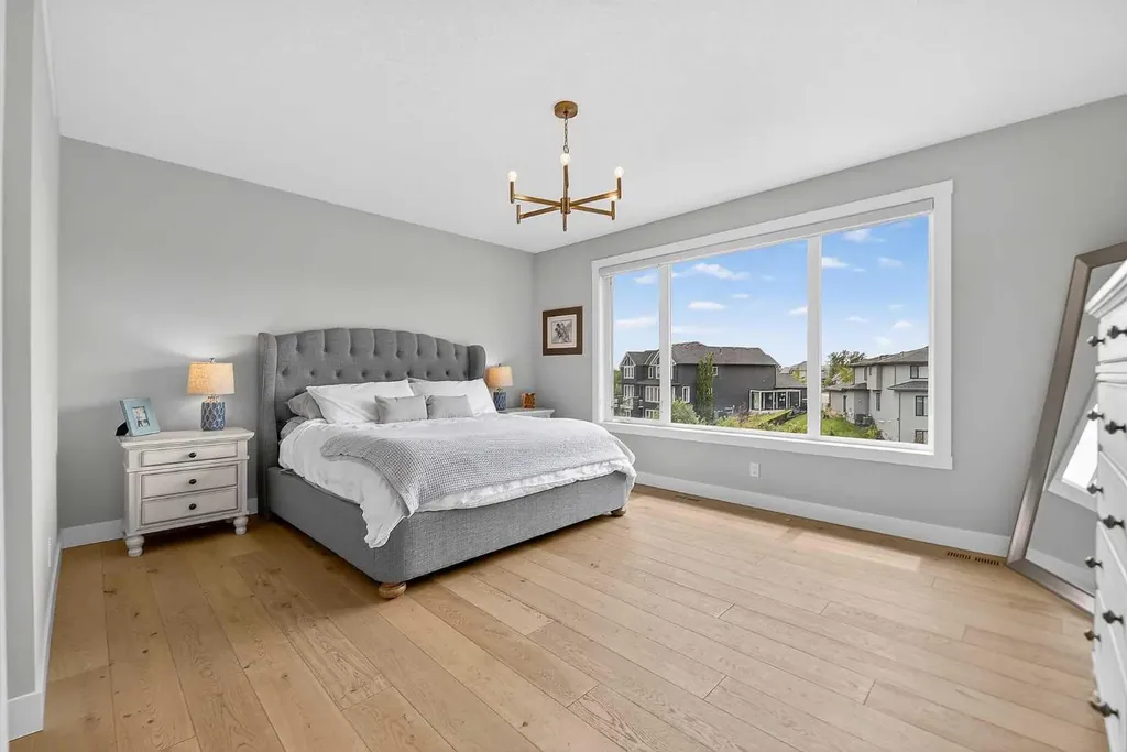 125 Cranbrook Heights SE Calgary AB T3M 1W7