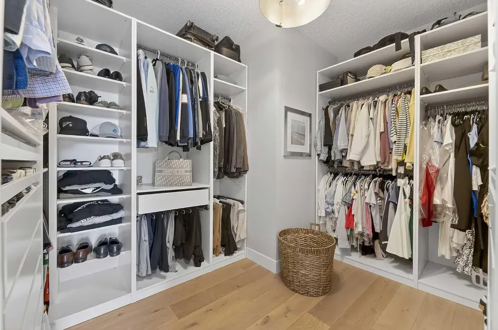 125 Cranbrook Heights SE Calgary AB T3M 1W7