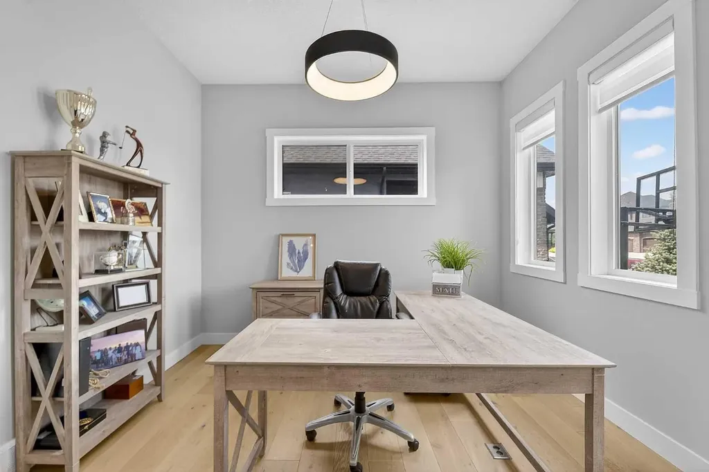 125 Cranbrook Heights SE Calgary AB T3M 1W7