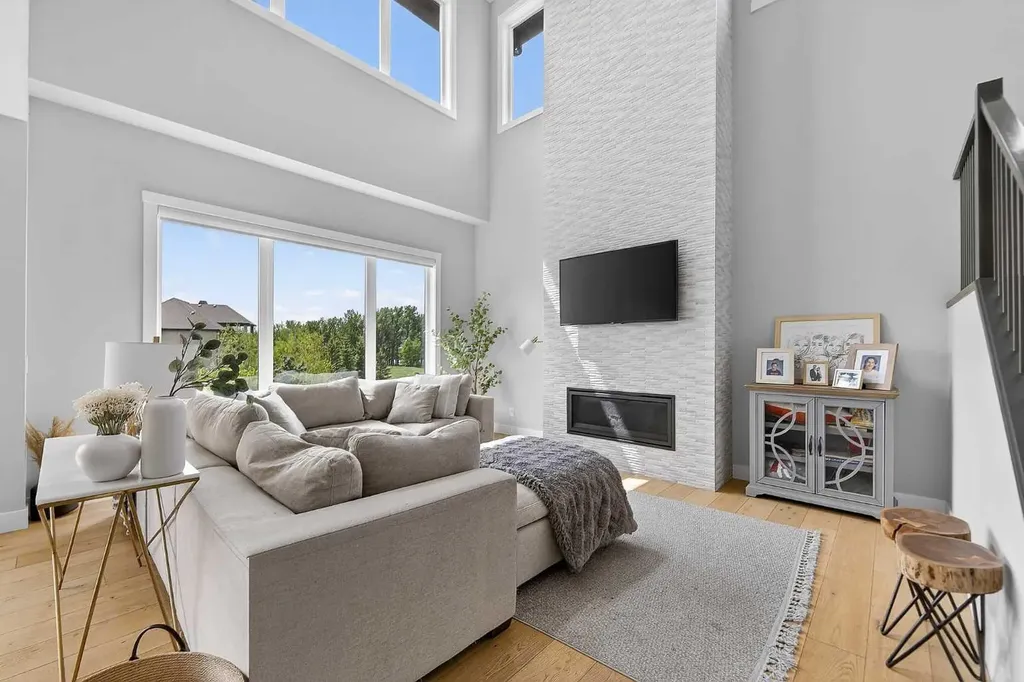 125 Cranbrook Heights SE Calgary AB T3M 1W7