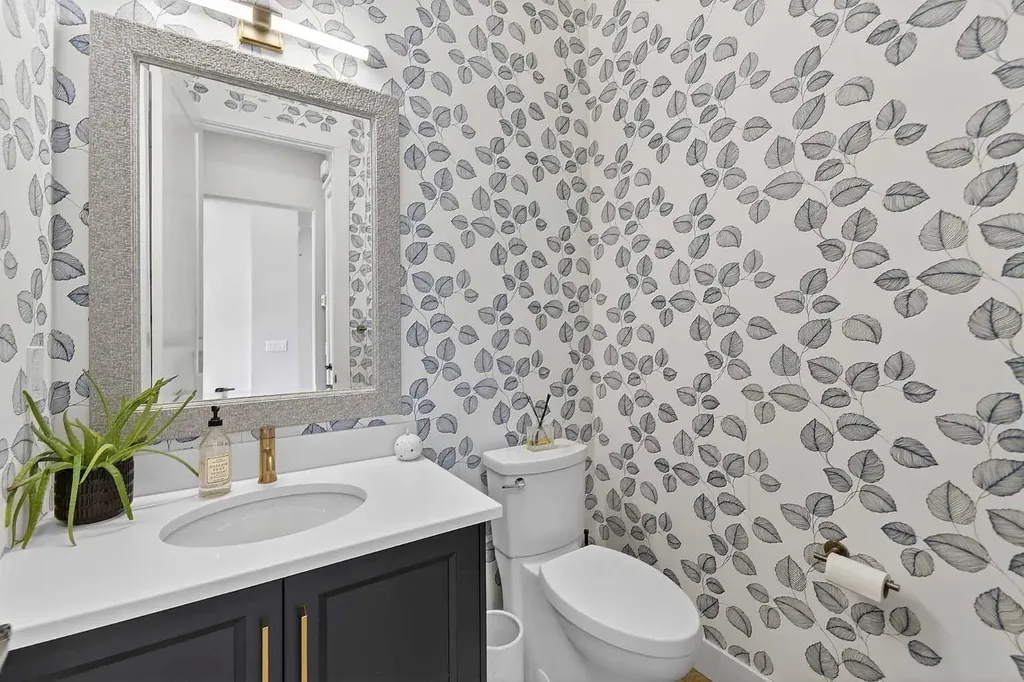 125 Cranbrook Heights SE Calgary AB T3M 1W7