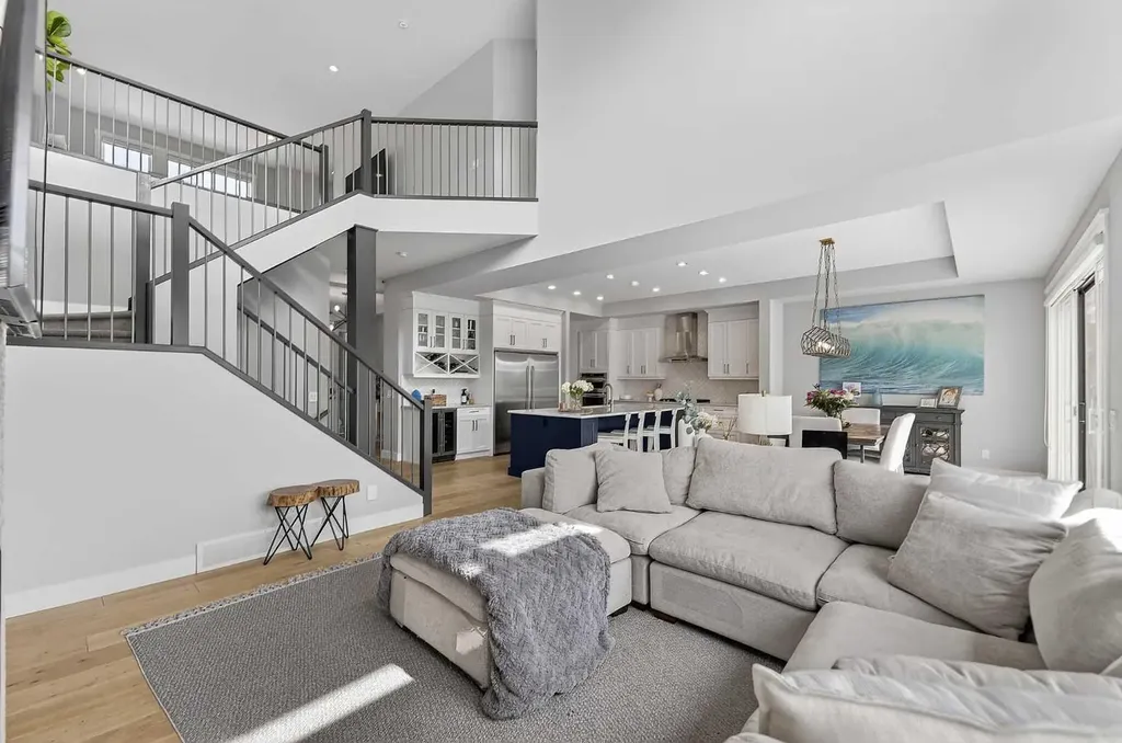 125 Cranbrook Heights SE Calgary AB T3M 1W7