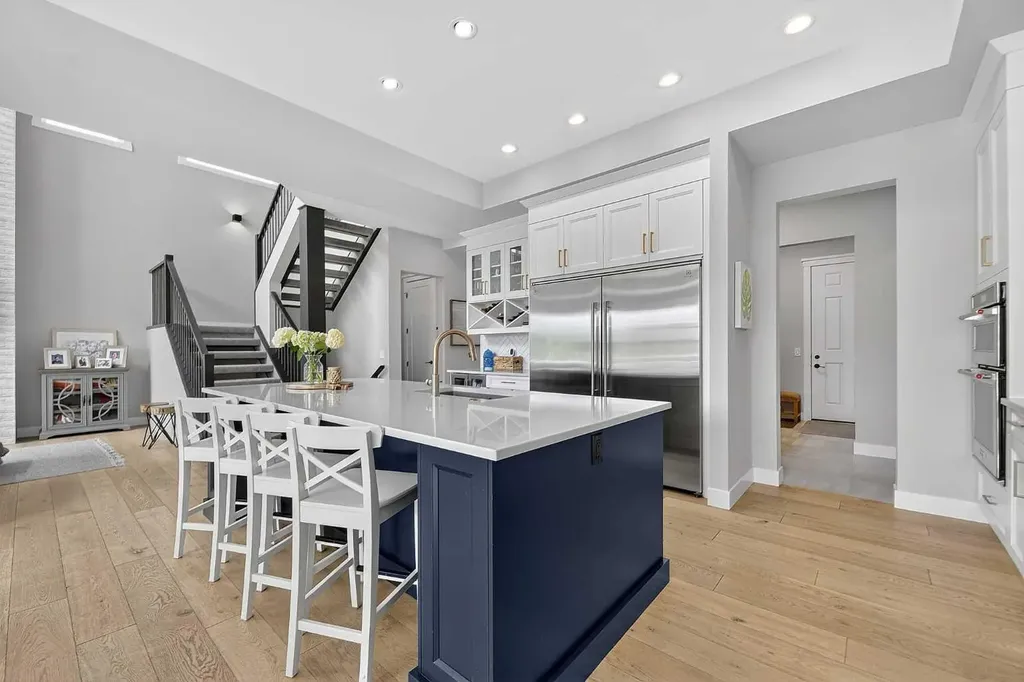 125 Cranbrook Heights SE Calgary AB T3M 1W7