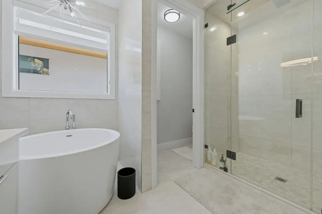 102 Malibou Road Calgary AB T2V 2A4