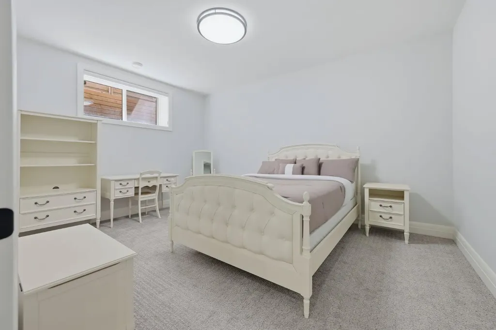 102 Malibou Road Calgary AB T2V 2A4