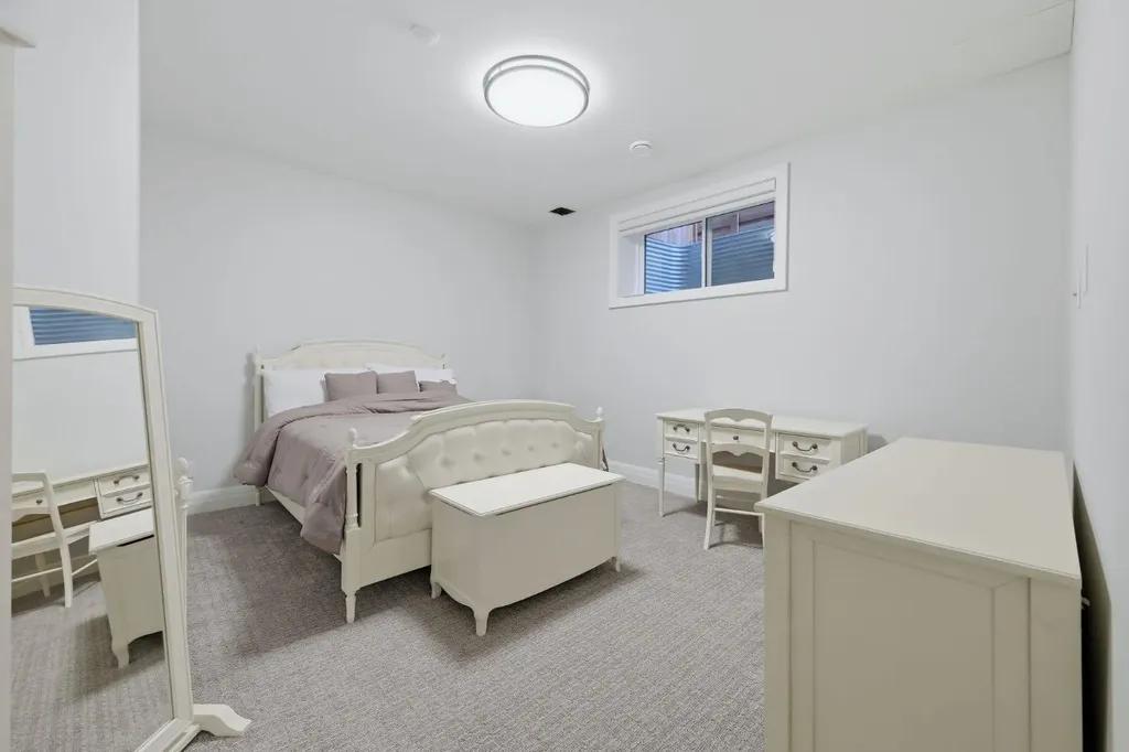 102 Malibou Road Calgary AB T2V 2A4