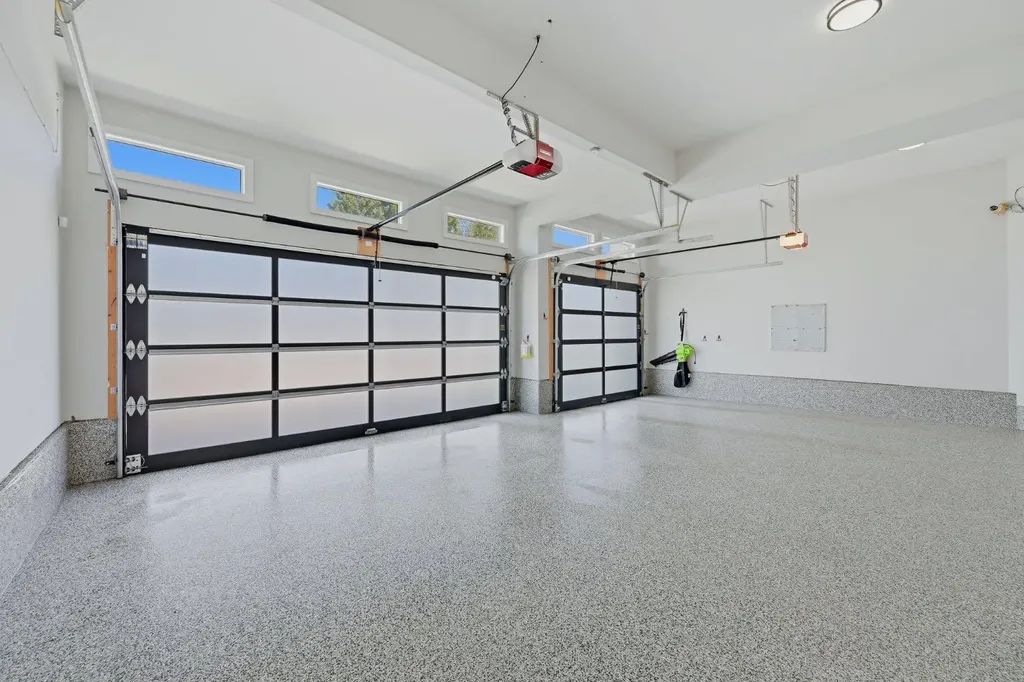 102 Malibou Road Calgary AB T2V 2A4
