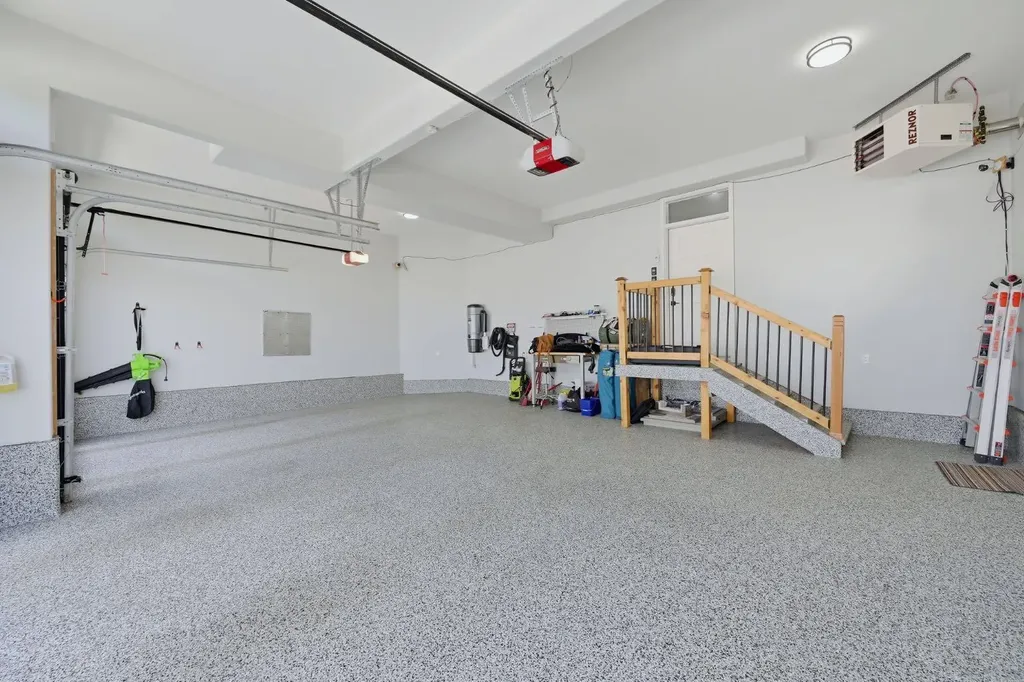 102 Malibou Road Calgary AB T2V 2A4