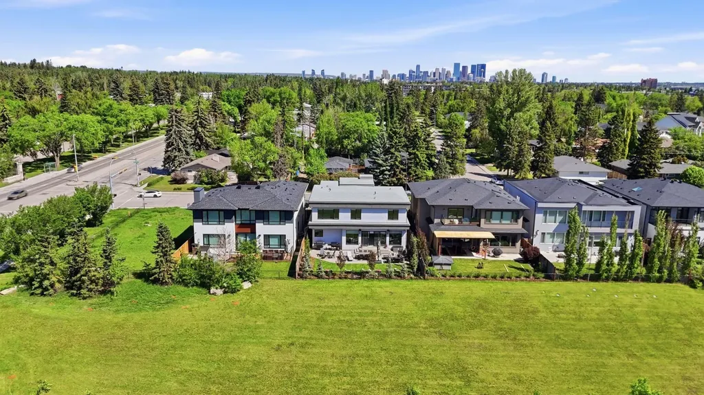 102 Malibou Road Calgary AB T2V 2A4