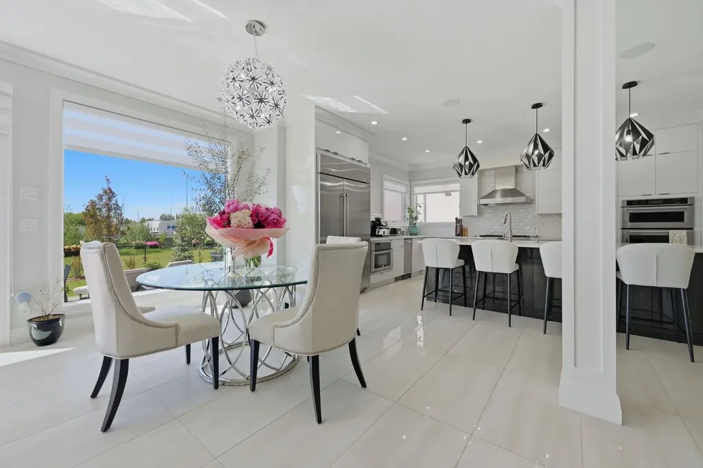 102 Malibou Road Calgary AB T2V 2A4