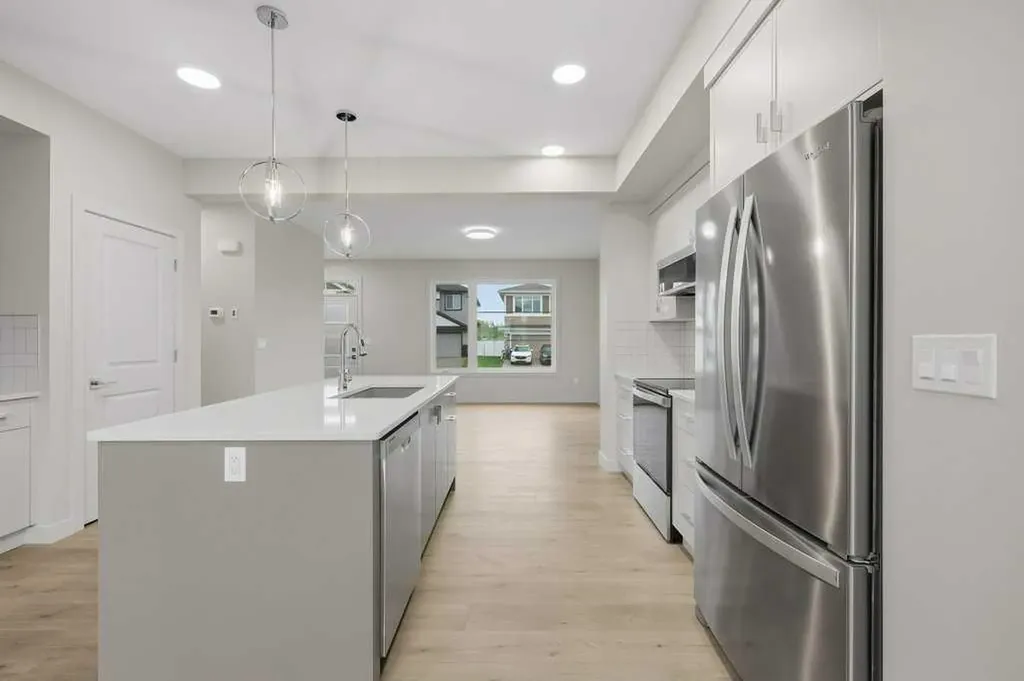 20 Memorial Parkway Rural Red Deer County AB T4E 3B7