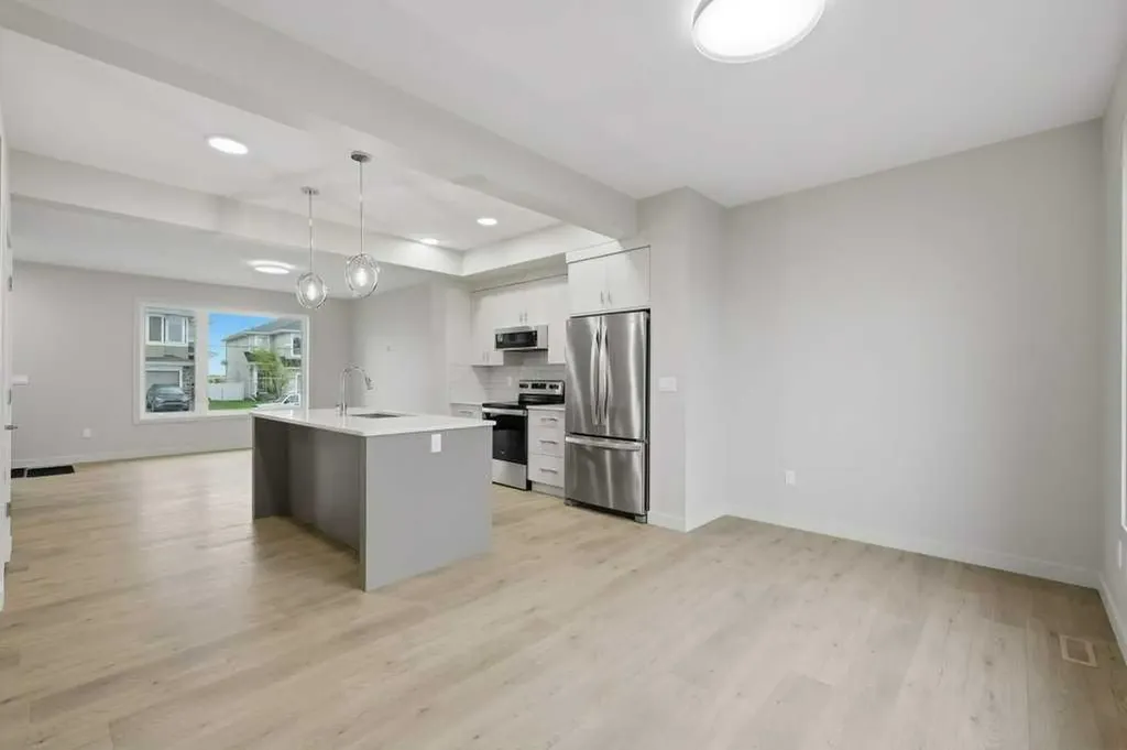 20 Memorial Parkway Rural Red Deer County AB T4E 3B7