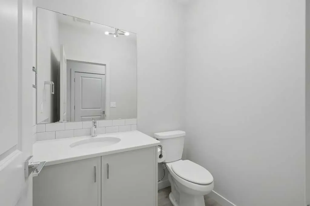 20 Memorial Parkway Rural Red Deer County AB T4E 3B7
